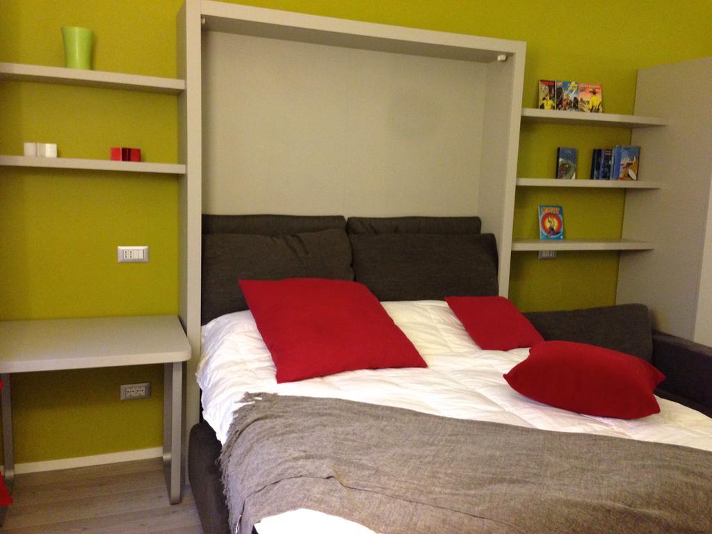 Apartment Melozzo ميلان الغرفة الصورة