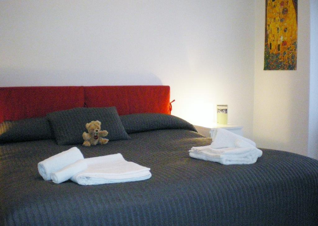 Apartment Melozzo ميلان الغرفة الصورة