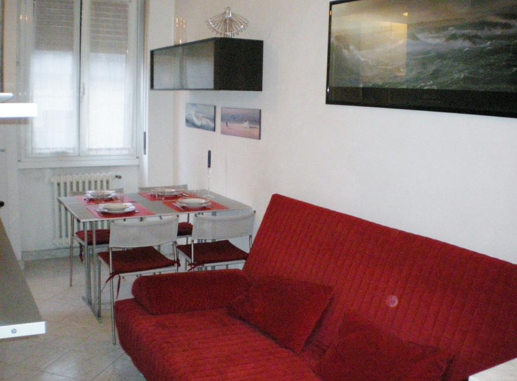 Apartment Melozzo ميلان الغرفة الصورة