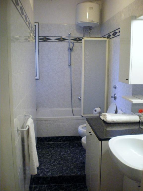 Apartment Melozzo ميلان الغرفة الصورة