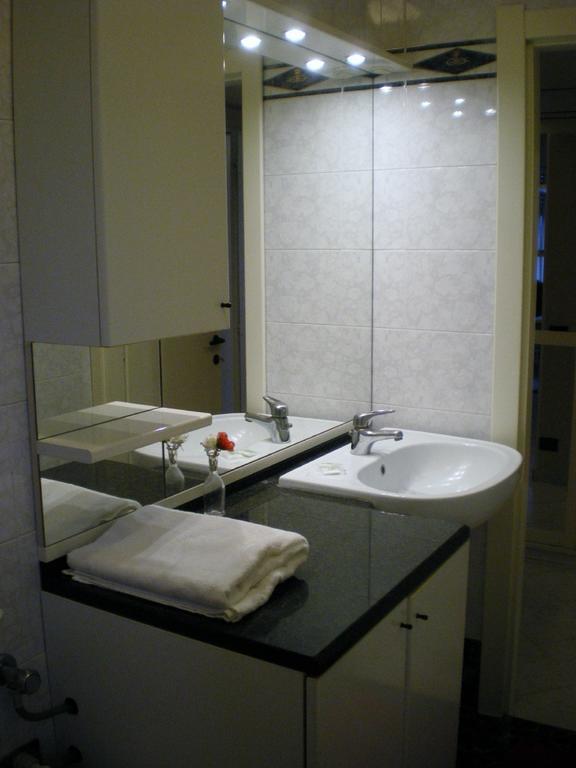 Apartment Melozzo ميلان الغرفة الصورة